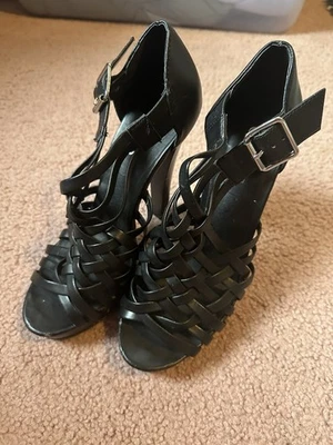 Guess Women's Leather High Heel Caged Peep Toe Sandals Size 7 Black 5 Inch Heel - Image 1 of 4