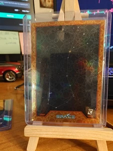 Cardsmiths Currency Space #30 "Constellations" Beryll Gemstone Refractor 002/149 - Bild 1 von 2