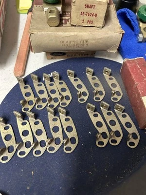 Nuevo de Lote Antiguo Ford 1GA-12107 Ford Cabeza Plana 6 Cicl Encendido PUNTOS DE CONTACTO FORD SCRIPT EE. UU. Foto 1 de 4