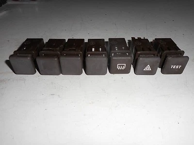 Luz de advertencia de tablero Maserati BiTurbo, desempañador, interruptores ficticios Foto 1 de 3