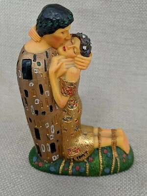 Figura Gustav Klimt EL BESO 4.375" Alto Foto 1 de 3