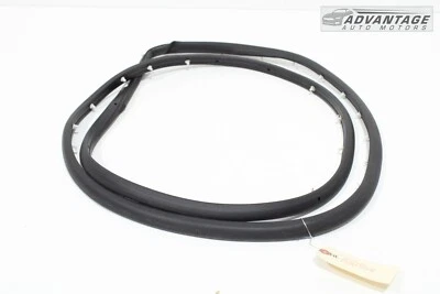 2013 - 2020 年林肯 MKZ 后部左侧门外侧防水密封原始设备制造商 — 第 1/4 张图片