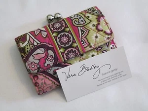 Vera Bradley VERY BERRY PAISLEY SMALL KISSLOCK CLUTCH Wallet COIN purse BAG EUC - Picture 1 of 4