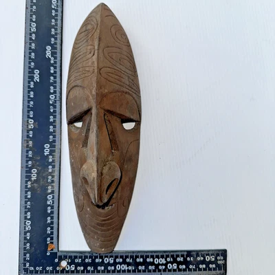Old Papua New Guinea Ancestor Spirit Mask Carving - SEPIK - image 1 of 3