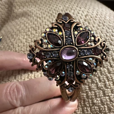 Браслет-манжета медного тона с фиолетовыми камнями Lia Sophia - Изображение 1 из 3