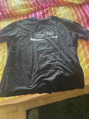 T-Shirt  - FRONT 242 -   Exklusiver Coca Cola-Look -  6XL (ist aber eher 4XL) - Bild 1 von 2