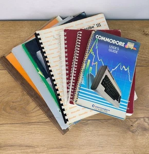 LOT OF Computer MANUALS BOOKS -Datascribe III -Wordstar -Micrografx -Commodore - Afbeelding 1 van 22