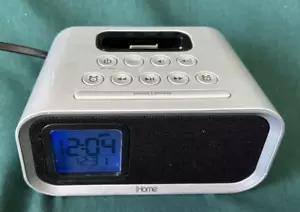 iHome iH22s Alarm Clock Speaker System for Ipod/iPhone Dock (silver) - Picture 1 of 7