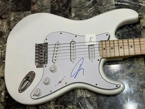 Josh Groban Signed Guitar Keith Richards Weezer Anthony Kiedis James Taylor ACDC - Picture 1 of 2