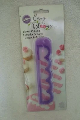 Wilton Flower cut-out Easy Blossom Mini Roses  New  - Image 1 of 4