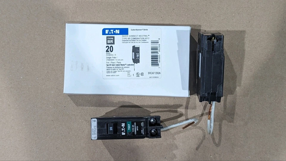 NEW EATON CUTLER HAMMER BRCAF120QN 1 POLE COMBINATION 20 AMP CIRCUIT BREAKER