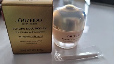 Shiseido Future Solution LX Total Radiance Foundation SPF20 GOLDEN3 - Image 1 of 4