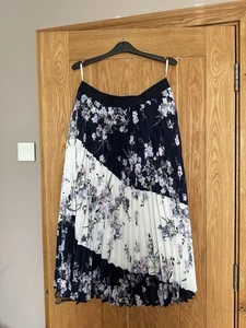 Ted Baker Pleated Midi Skirt Women's TB 3UK 12Navy & White Floral - Picture 1 of 11