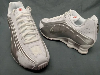 Nike Niños Shox R4 (GS) Tenis Plateado Blanco Talla 5 ¡NUEVAS SIN CAJA! Foto 1 de 4