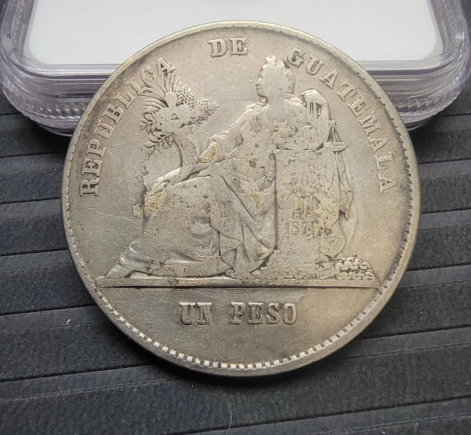 Guatemala 1873 Un Peso Silver Coin ➕️ VF + VERY LOW MINTAGE 78,K 🇬🇹 ✅️ 1 PESO - Image 1 of 3