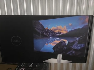 Dell UltraSharp 27 Monitor - U2724D - Picture 1 of 2