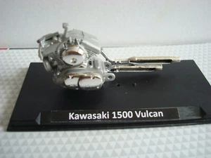 Kawasaki 1500 Vulcan Motor - Miniature Engine On Plate 1:18 Unique - Picture 1 of 2