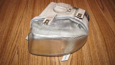 VOLVO S90 V90 960 FOG LIGHT RH 1995-1998 OEM PASSENGER  - Image 1 of 3