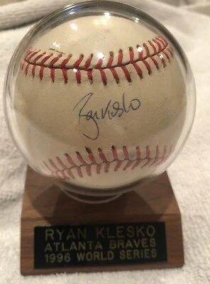Ryan Klesko Autografiado 1996 Bravos Serie Mundial Béisbol con Certificado de Autenticidad Foto 1 de 4