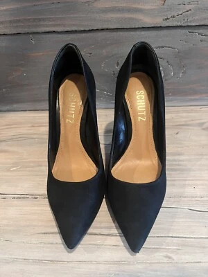 Zapatos de salón Schutz de gamuza con punta de aguja negros talla 5 Foto 1 de 4