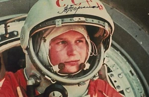 Valentina Tereshkova Signed Autographed 4x6 Photo Russian Cosmonaut First Woman - Picture 1 of 2