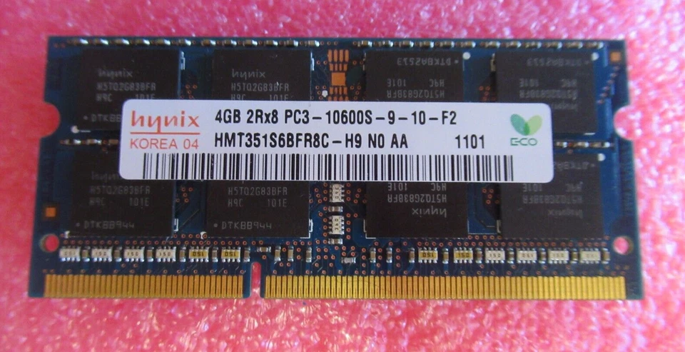 Hynix HMT351S6BFR8C-H9 4GB PC3-10600 DDR3-1333MHz non-ECC CL9 204P SoDimm Memory - Image 1 of 3