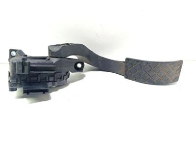 Pedal del acelerador Volkswagen Passat B5.5 2004 gasolina/autogas 8D1721523E UST112107 Foto 1 de 4