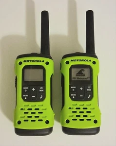 Motorola Talkabout T600 H2O Waterproof Two-Way Radios * Walkie Talkie 35 Mile  - Picture 1 of 6