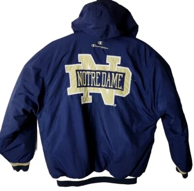 Chaqueta de fútbol americano universitario Notre Dame By Champion para hombre XL con capucha extraíble con logotipo acolchado Foto 1 de 4