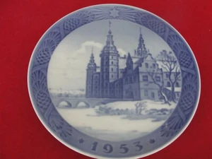 1953 ROYAL COPENHAGEN CHRISTMAS OLD PLATE CASTLE - Picture 1 of 2