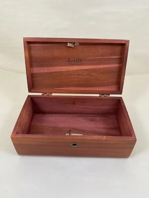 MUESTRA DE VENDEDOR DE CARRIL MINIATURA COFRE DE CEDRO MUEBLES DE HANSEN MT VERNON WA Foto 1 de 4