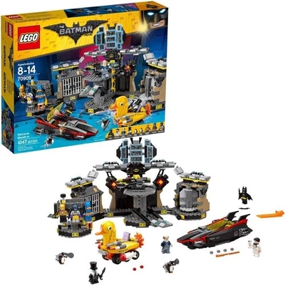 LEGO Batman Movie – Batcave Break-In (70909) Signed by director! - Image 1 of 2