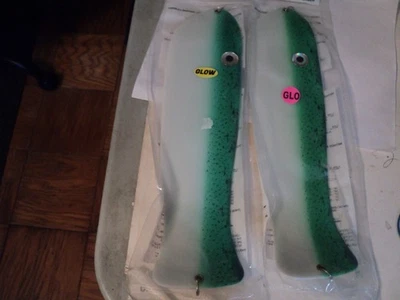 2 - KINGFISHER 2 FLASHERS (GLO GREEN GATOR) NIP LAST ONES - Image 1 of 2