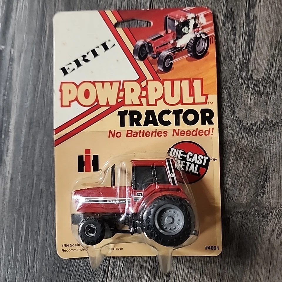 1/64 Ertl International Harvester 5088 Power Pull Tractor
