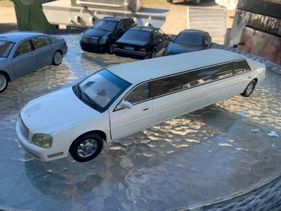 1/18 Diecast Cadillac Deville Limusina Suntan Foto 1 de 4
