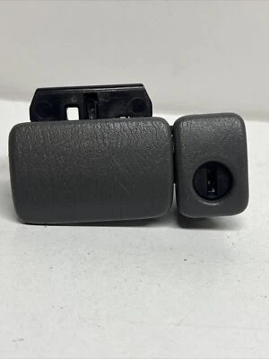 2003 Suzuki Vitara XL-7 Glove Box Latch Assembly Handle Gray No Key - Image 1 of 3
