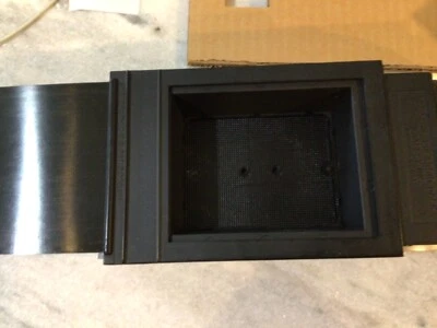 Graflex 9108 Graphic Polaroid Land Camera Back - Image 1 of 3