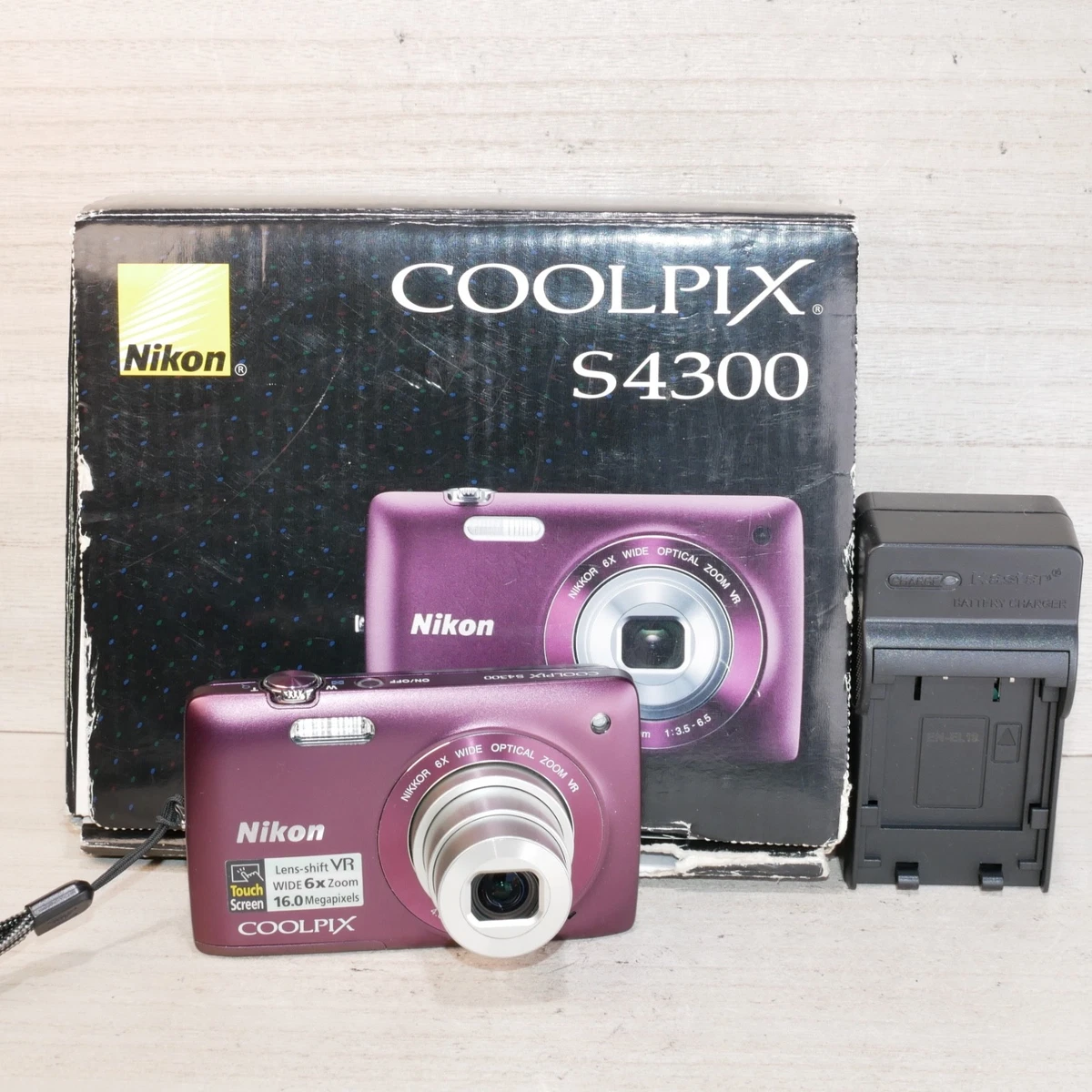 [動作品] Nikon COOLPIX 4300 ブラック 箱付き ケース付き Complete w/ Box Nikon Coolpix 4300 Made in Japan 4.0MP Digital