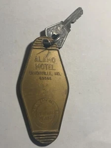 Alamo Motel Hotel Room Key Fob & Key Unionville Missouri #5 - Picture 1 of 2