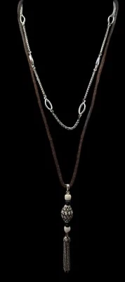 Collar de cadena multicapa y borla de cuero marca Lucky años 90 Foto 1 de 4