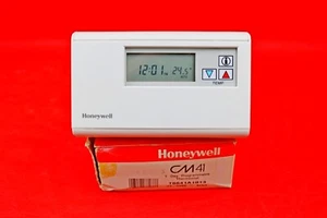 Honeywell CM41 24 Hour Programmable Thermostat T6641A1013 - Picture 1 of 7