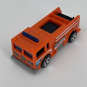 Camión de rescate rojo Hot Wheels coche 2013 comedor de bomberos juguetes de plástico vehículo suelto - Imagen 1 de 8