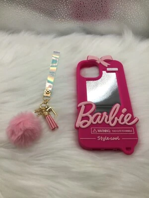 NUEVO Rosa Barbie Espejo Suave Silicona Teléfono Funda Pom Pom iPhone 13 Foto 1 de 3