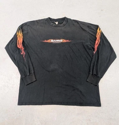 De colección Años 90 Distressed Hooters Board Shop Llama Manga Larga Foto 1 de 4