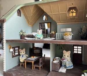 Sylvanian Families Set Mobili Casa e Animali Ridipinti Carino Verde Bianco - Foto 1 di 7