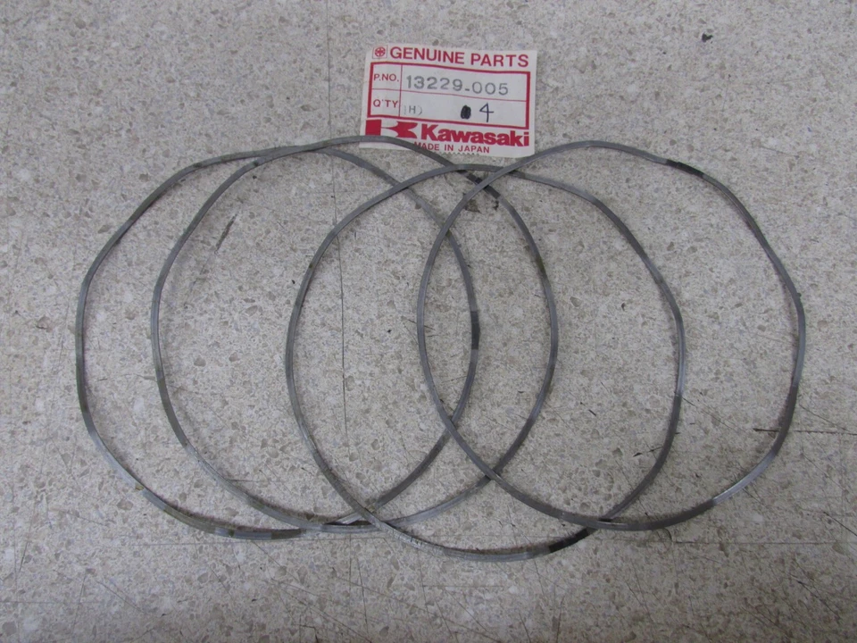 ANILLOS DE ACERO DE EMBRAGUE OEM KAWASAKI KZ400 KZ400S KZ 400 CANTIDAD 4 13229-005 Foto 1 de 1