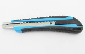 Cuchillo utilitario Deli 2039 cuchillas de 80x9x0,4 mm pesado tamaño pequeño mango cuchillo - Imagen 1 de 4