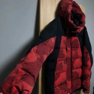M Giant Red camo a bathing ape BAPE zoom camo Down jacket Ape Vaping Ape 2 mens - Picture 1 of 20