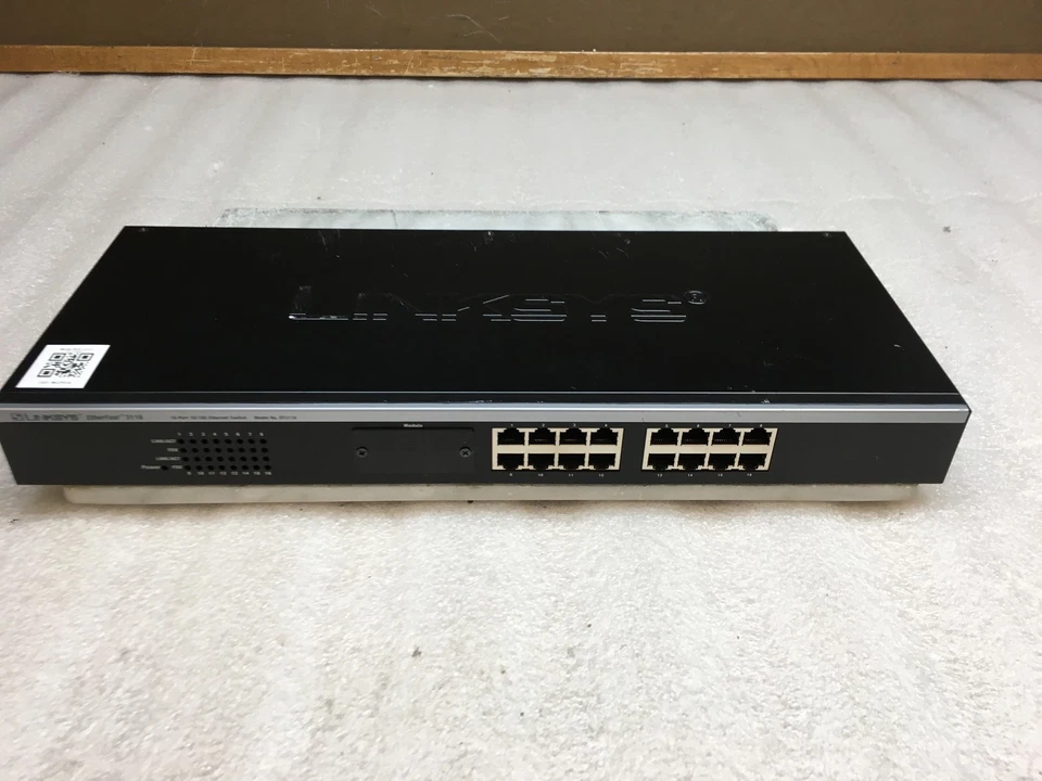 Linksys EF3116 Instant EtherFast Series 3116 16-Port 10/100 Ethernet Switch - Image 1 of 4