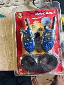 Motorola Talkabout T5720 FRS/GMRS Two Way Radio’s - Picture 1 of 17